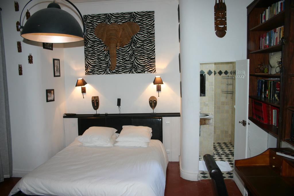 Les Routes Du Monde Bed & Breakfast Saint-Geniès-de-Comolas Rom bilde